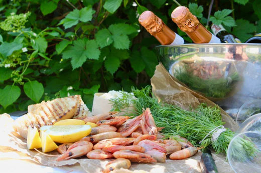 Smoked prawns with garlic aioli, grilled bread and quail eggs